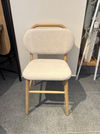 Sedia Helda Kave Home ciniglia beige legno