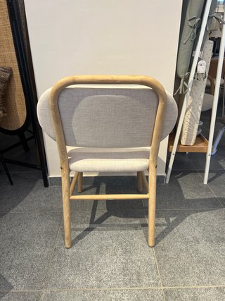 Sedia Helda Kave Home ciniglia beige legno