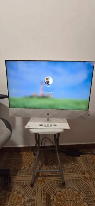 HP All-in-One 27 i5/8GB RAM/512GB SSD