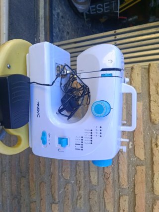 Máquina de coser YISSVIC 16 puntadas