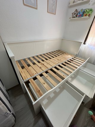 Diván Ikea con 3 cajones
