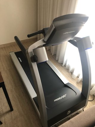 Cinta de Correr Life Fitness T5