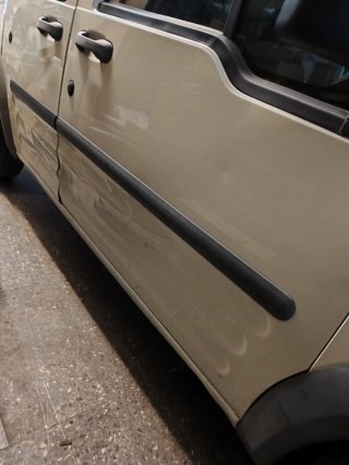 Ford E-Tourneo Courier 2006