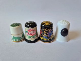 Collezione di ditali vari