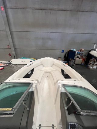 Barco deportivo con matrícula BA5-637-04