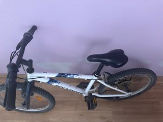 Bicicleta Rockrider Blanca y Azul