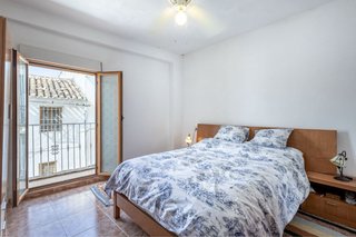 Casa de pueblo 3 hab, 1baño, patio y terraza