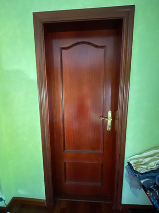 Puerta madera maciza alta calidad