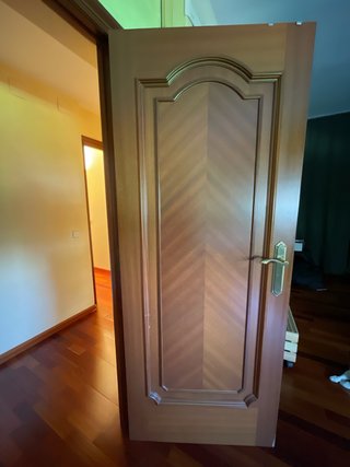 Puerta madera maciza alta calidad