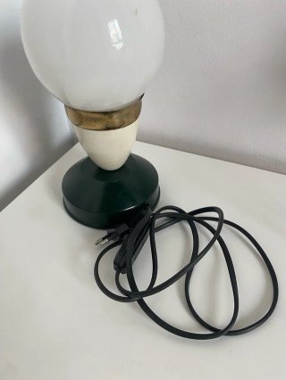 Lámpara de mesa dorada, verde y blanca