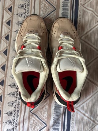 Nike M2K Tekno Talla 40 Beige/Rojo