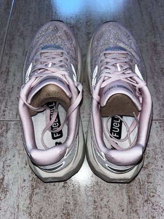 Zapatillas New Balance running beige/rosa