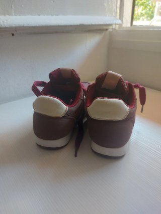 Zapatillas deportivas MTNG marrones y rosas