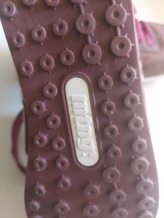 Zapatillas deportivas MTNG marrones y rosas