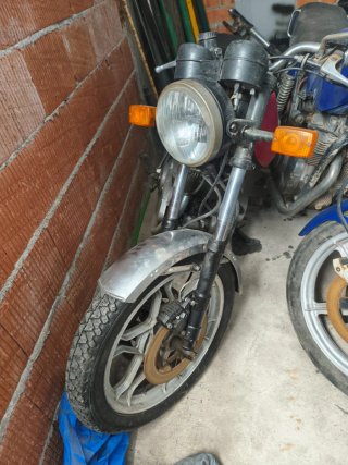 Ducati 500 cc Roja y Sanglas Yamaha 400 cc