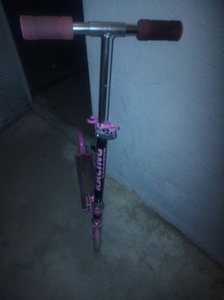 Patinete rosa infantil