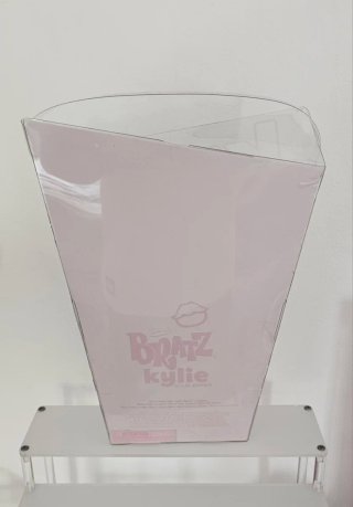 Bratz Kylie Jenner Muñeca con Perro