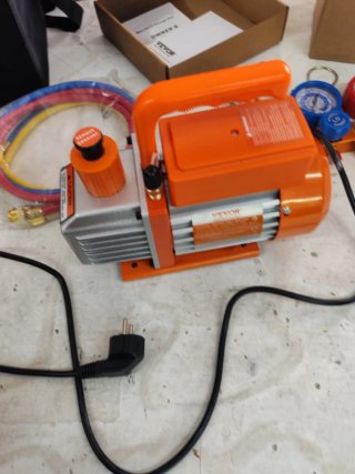 Bomba Vacío VEVOR 3.5 CFM y Manómetro