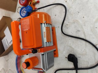 Bomba Vacío VEVOR 3.5 CFM y Manómetro