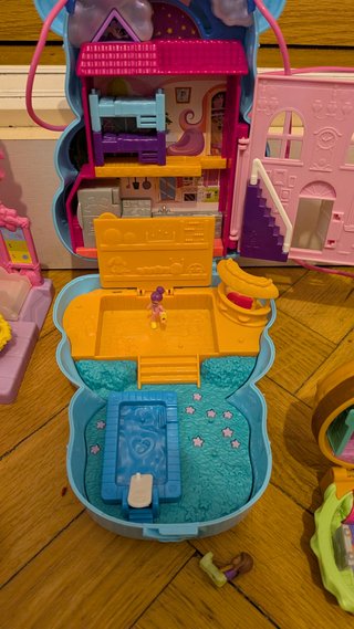 Lote de muñecas y casas Polly Pocket