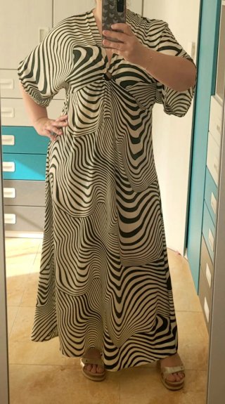 Vestido Amichi T-XL ( 42/44) nuevo