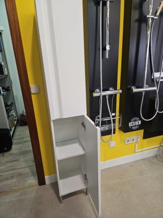Armario de baño blanco
