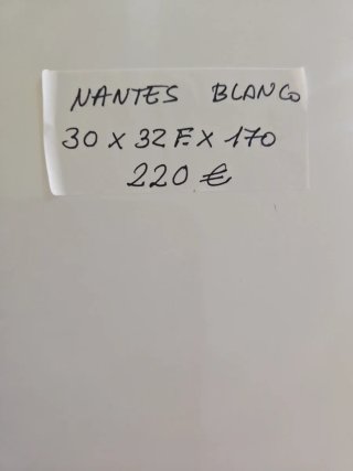 Armario de baño blanco