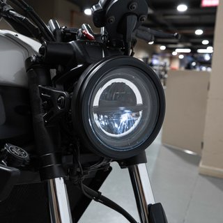Yamaha XSR 700 Naked Azul/Blanco