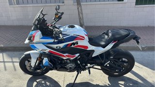 BMW M1000XR