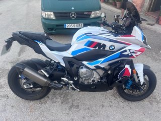 BMW M1000XR