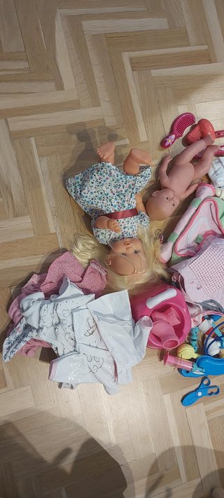 Lote Muñecas y Ropa y Accesorios Bebé