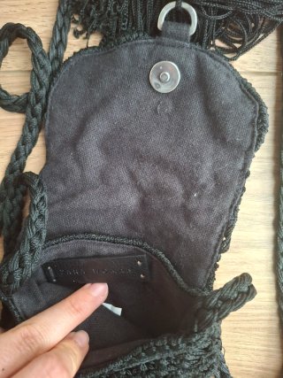 Bolso negro bordado