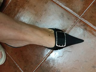 Zapatos de tacón negros con hebilla