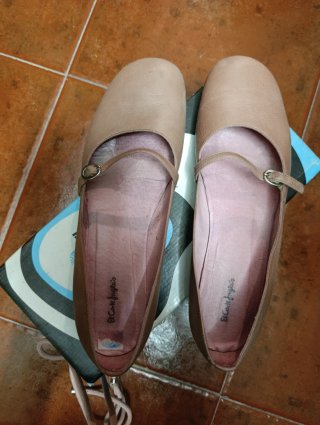 Zapatos de tacón negros con hebilla