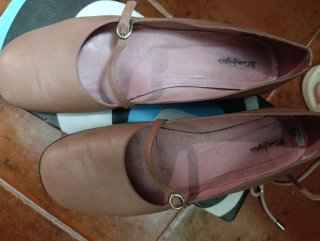 Zapatos de tacón negros con hebilla