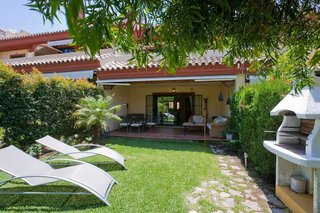 Casa adosada en alquiler en Lomas de Marbella Club - Puente Romano en Marbella