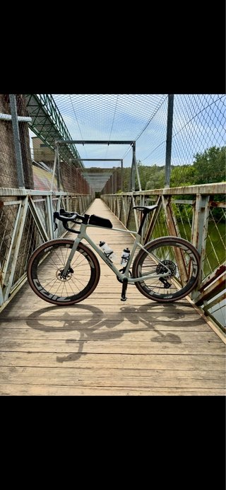 Cube Nuroad c62 SLX Talla M ( no llega a 1000km )