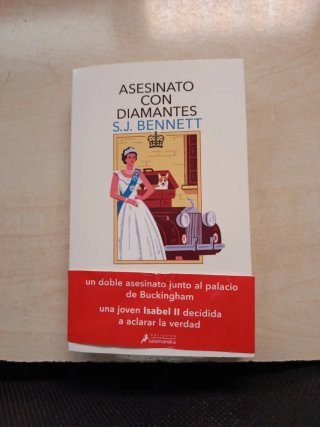 Asesinato con diamantes (Su Majestad, la reina ...