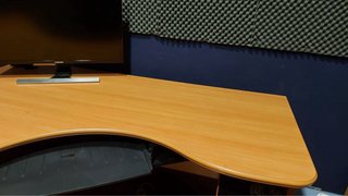 Escritorio de oficina en esquina