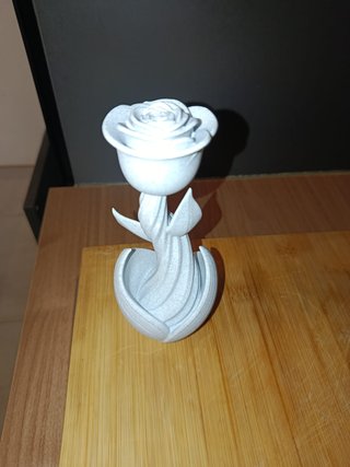 Scultura rosa in pietra