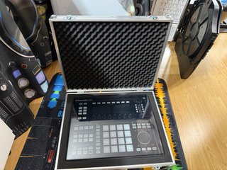 Maschine Studio + Flight Case + Decksaver