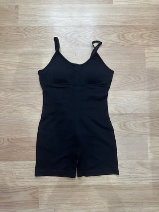 Mono deportivo Shein talla XS negro