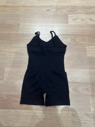Mono deportivo Shein talla XS negro