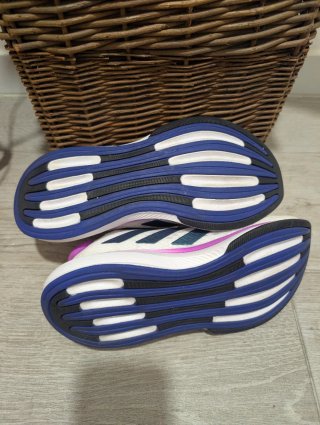 Zapatillas Adidas Blancas y Moradas