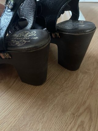 Sandalias Nemoni Plataforma Acolchada Multicolor