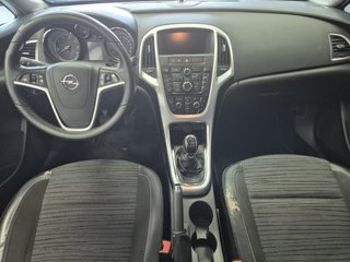 OPEL ASTRA SEDÁN 1.6 CDTI 136 SELECTIVE