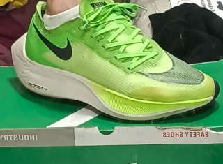 Zapatillas Nike Verdes y Blancas