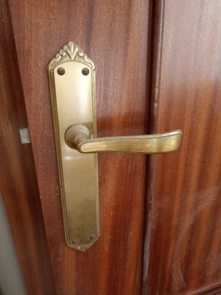Puertas de madera maciza