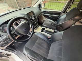 Lancia Voyager 2015