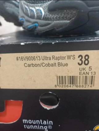 Zapatillas La Sportiva Negras y Azules